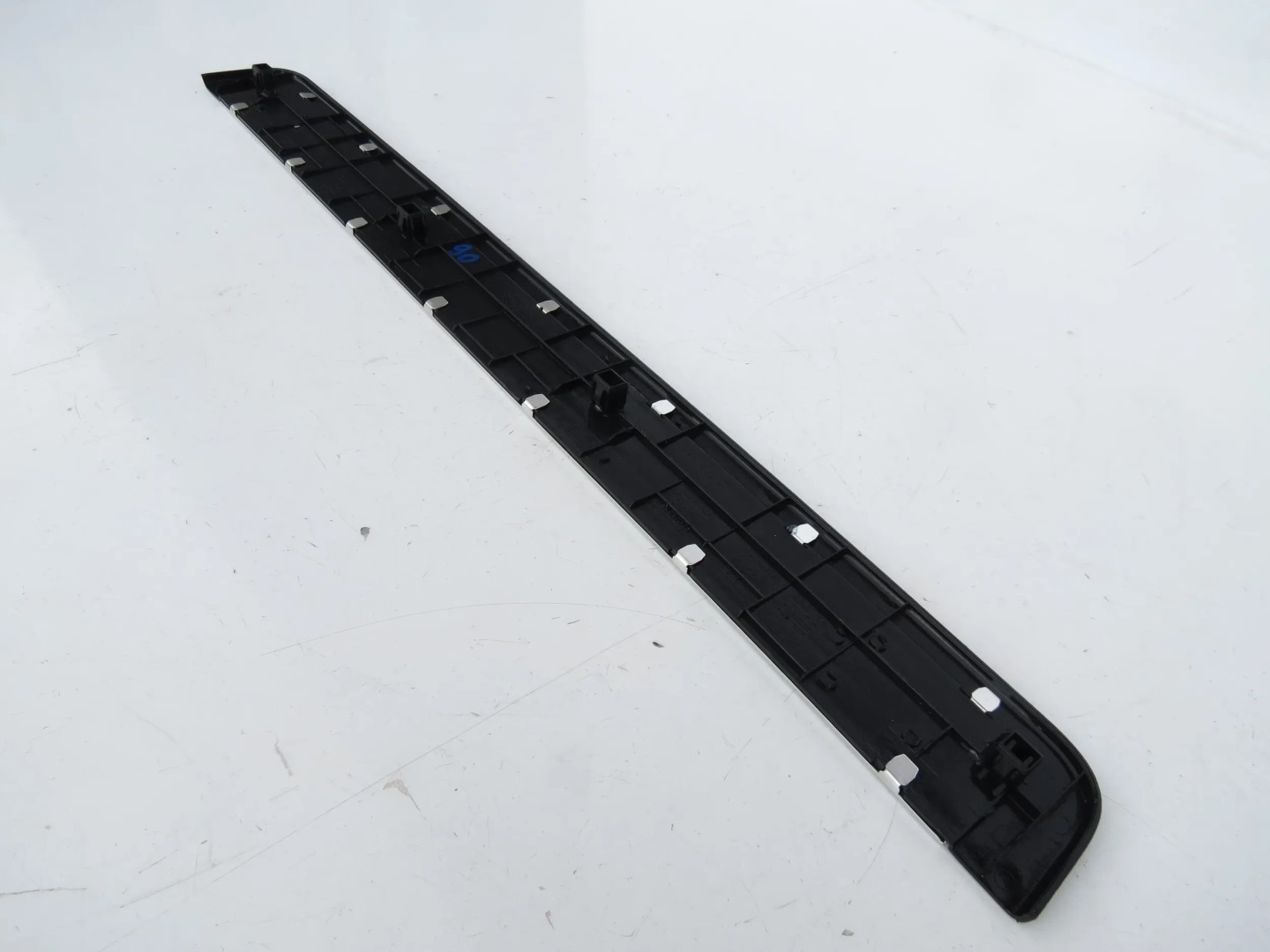 moulding cap of the threshold left front 769B11BA0A INFINITI EX30 EX35 EX37