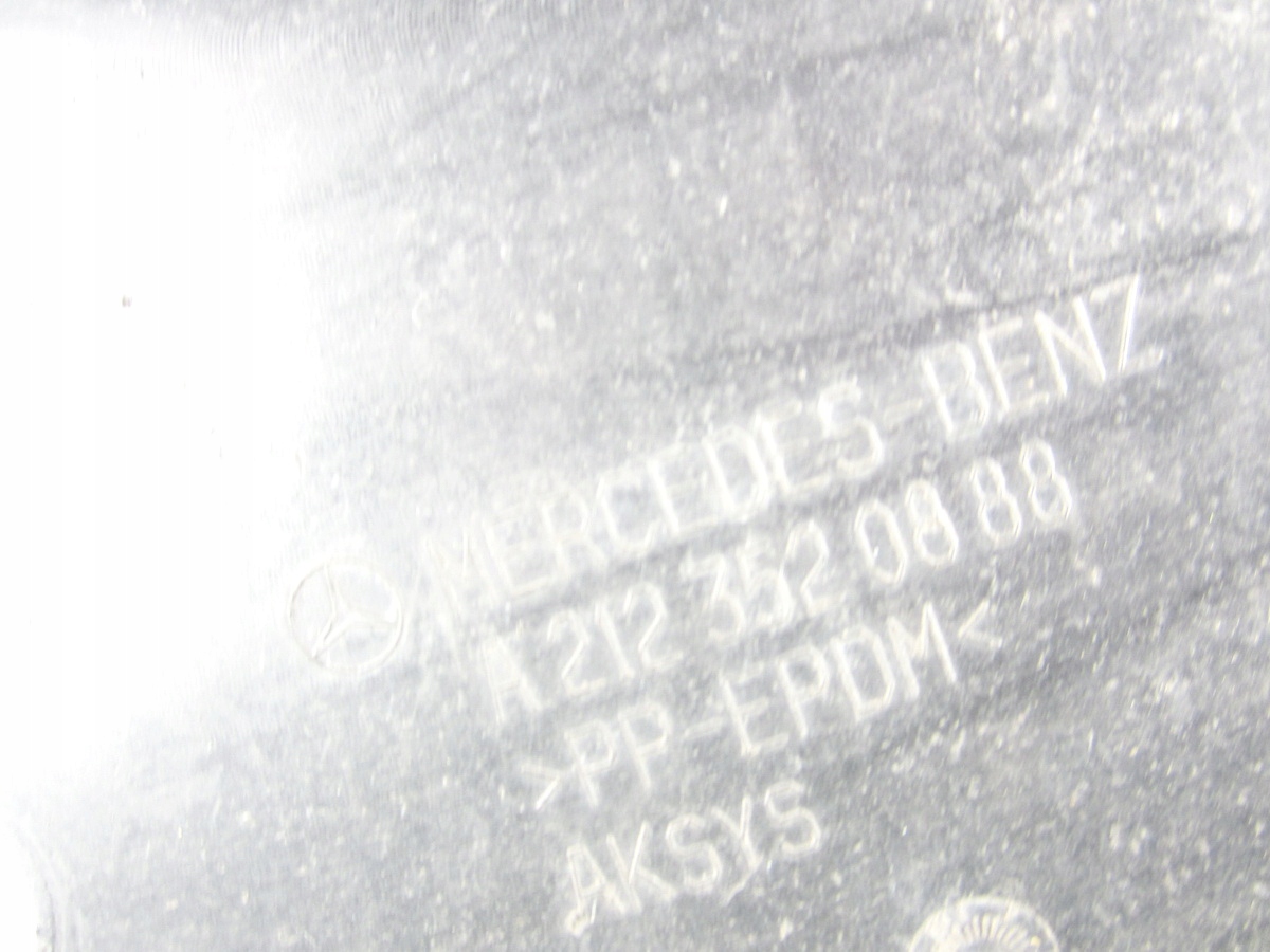 BLENDE ABDECKUNG DES QUERLENKERS HINTEN HECK LINKS MERCEDES W212