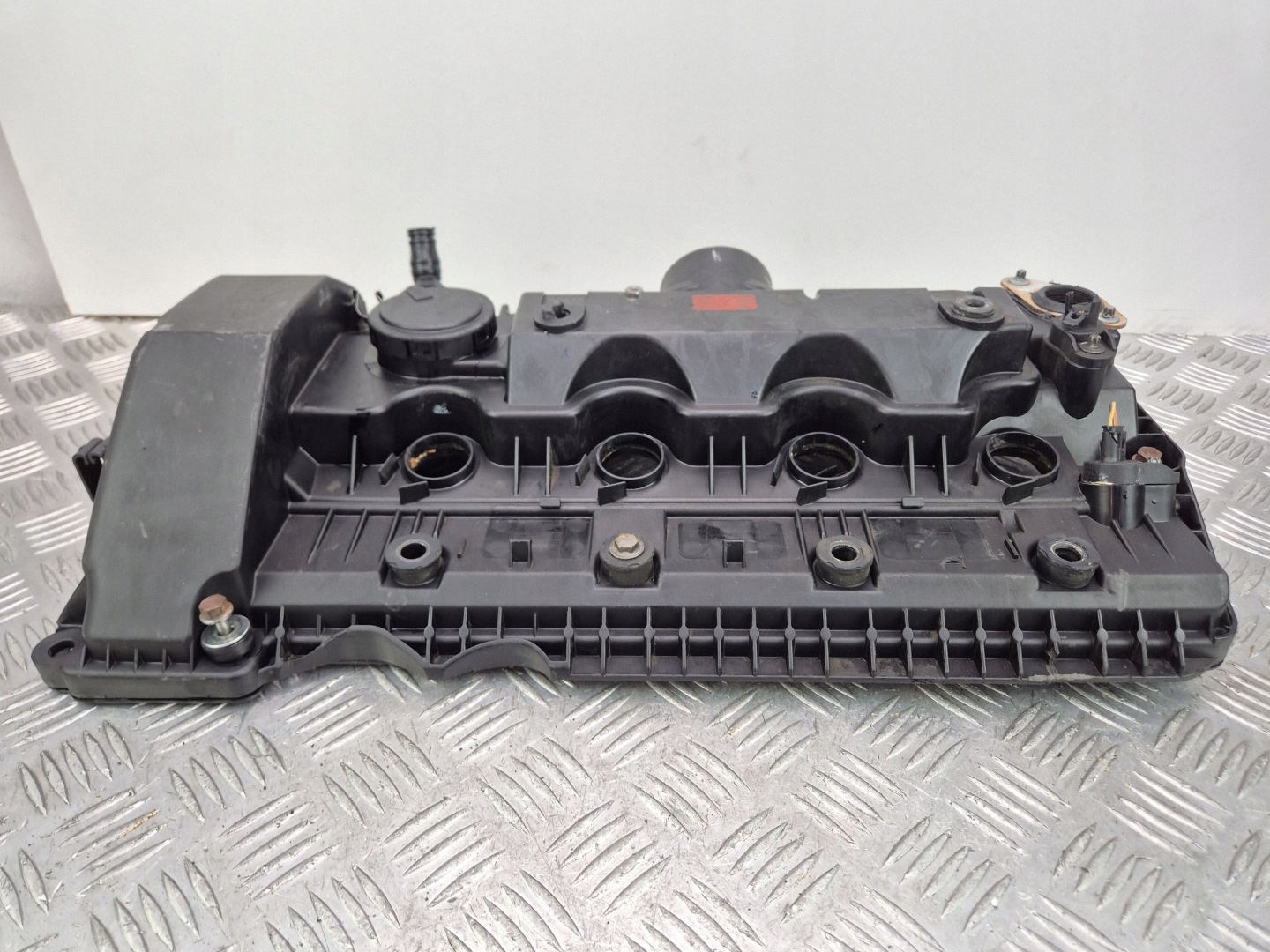 Abdeckung der Ventile BMW 7 E65 E66 750i 7522160 N62B48B