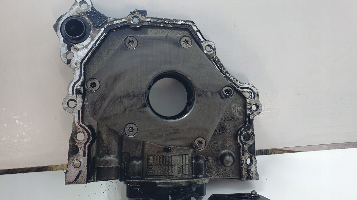 Ford Focus MK3 III 1.6 TDCI T3DB Ölpumpe