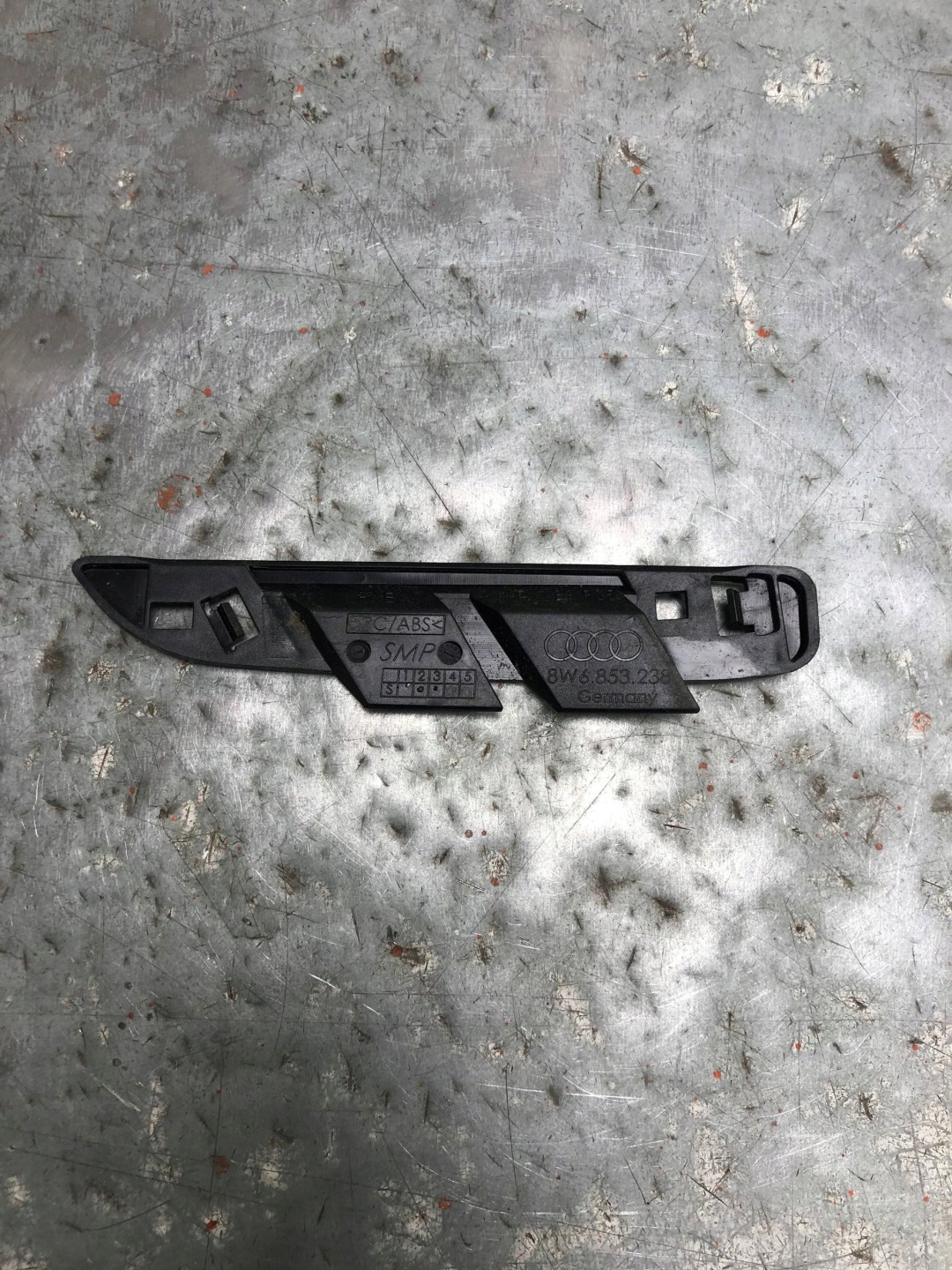 Poignée Ventilateurs Aile Droite Avant AUDI RS5 8W6853238
