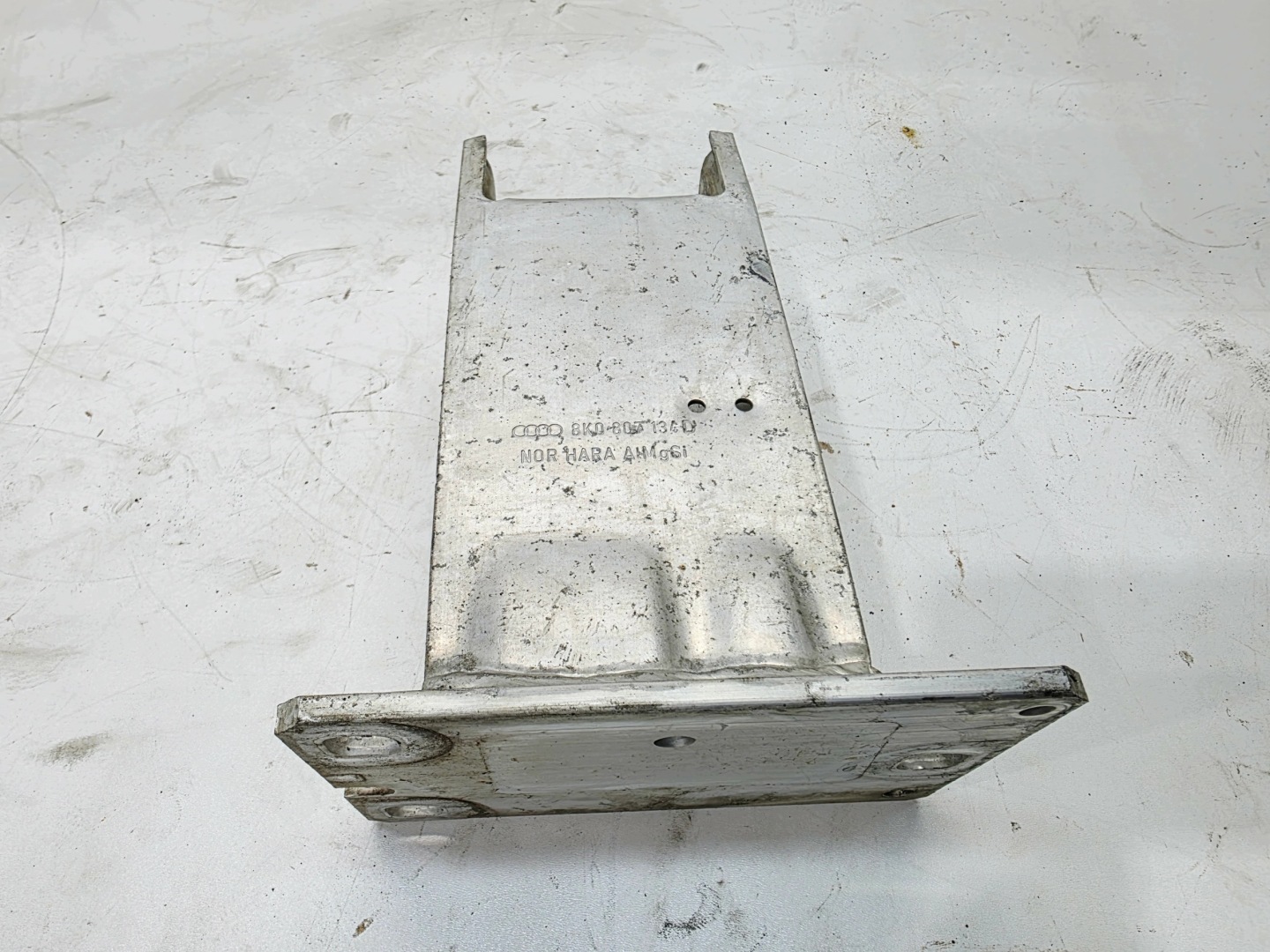 špička nosníku pravá AUDI A4 B8 A5 8T LIFT 8K0807134D