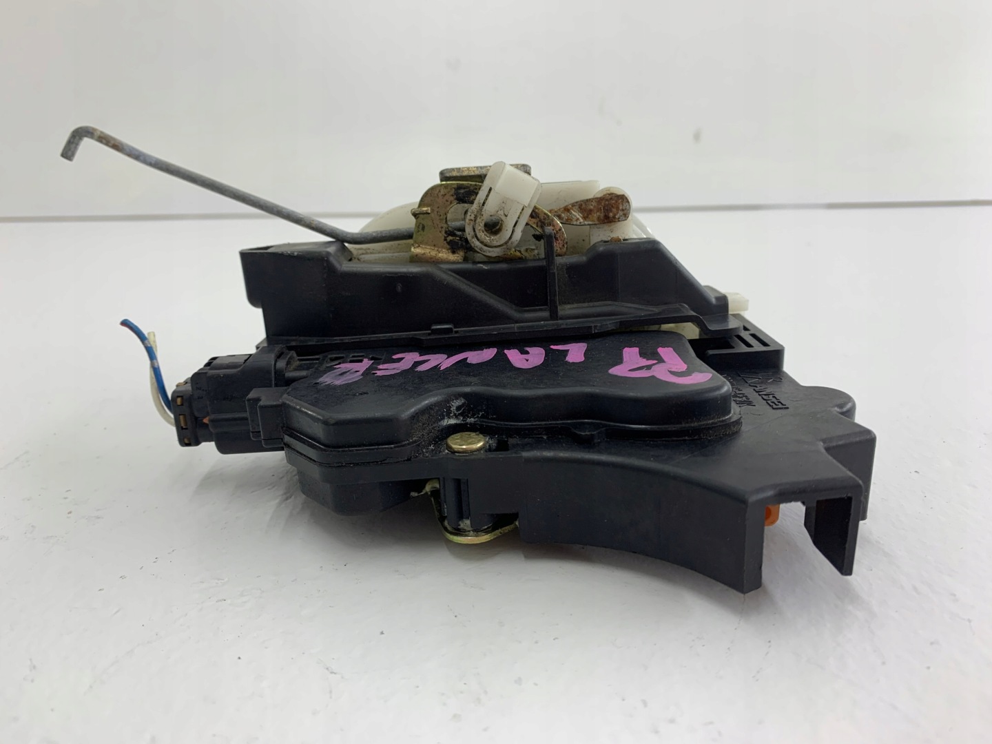 MITSUBISHI LANCER VII lock door right front