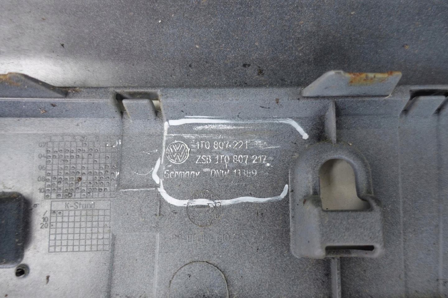 bumper front front VW TOURAN 2003-2010 1T0807221