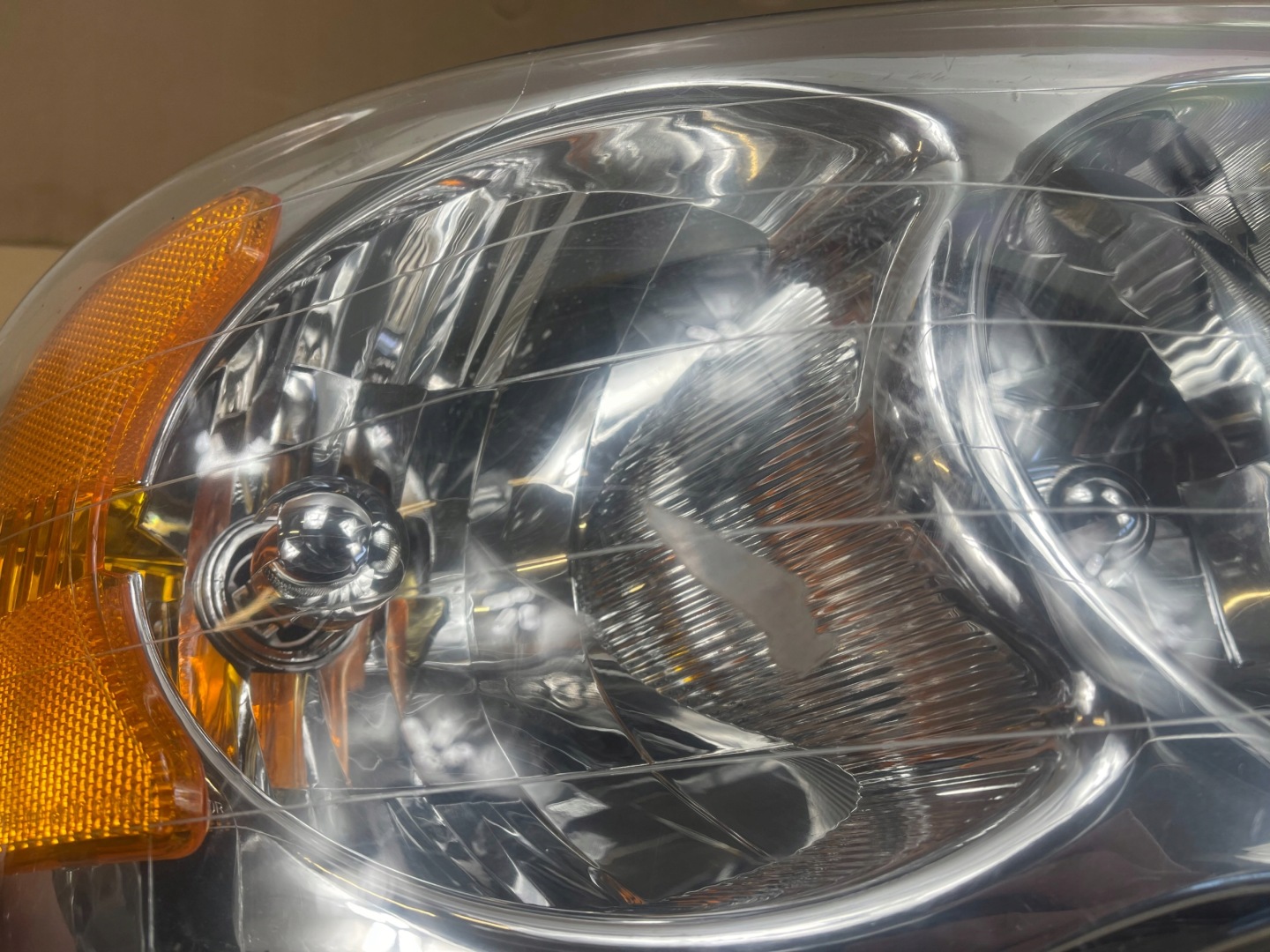 DODGE RAM 2002 - light front front right REFLEKTOR 55077120AD