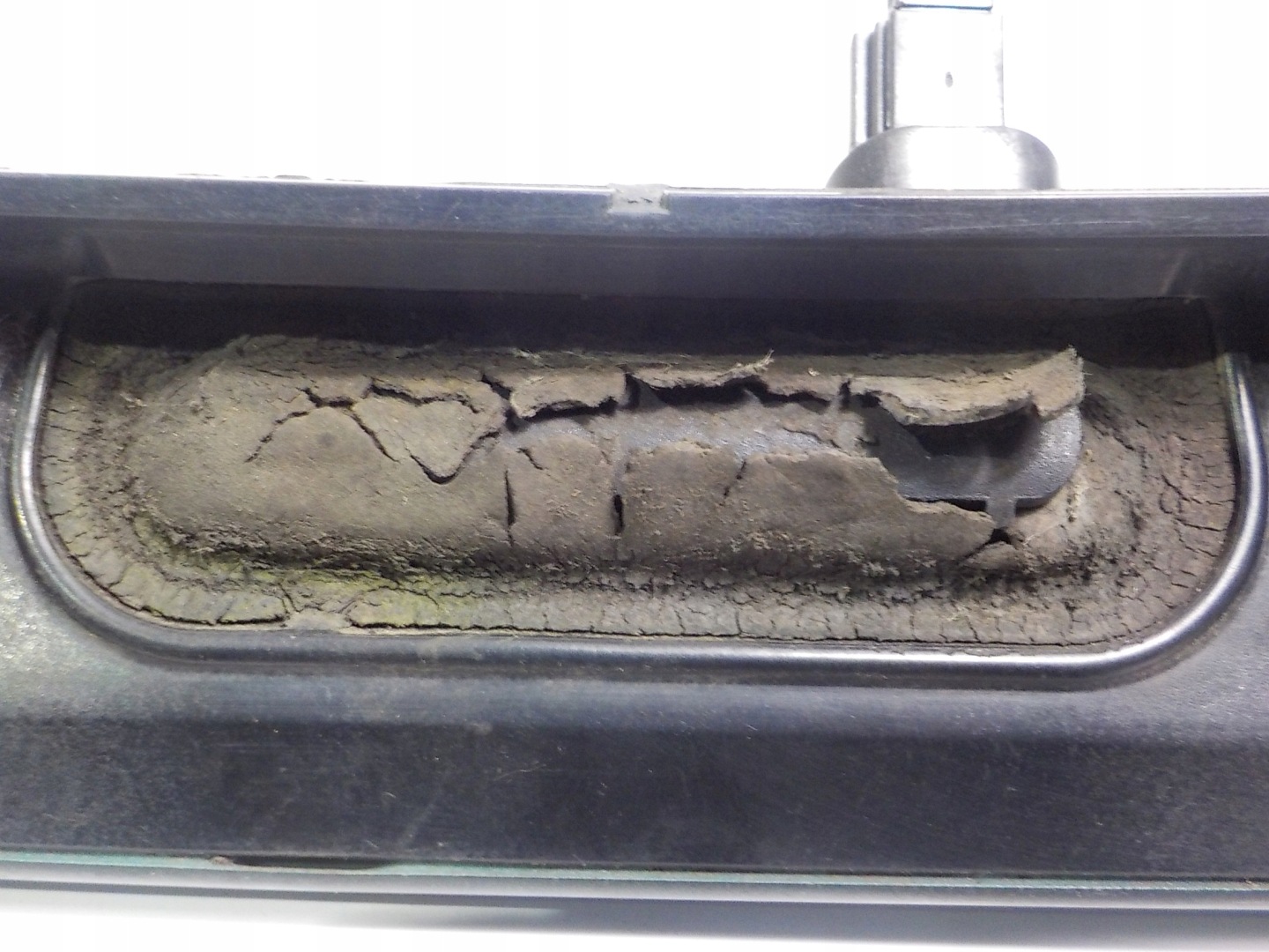 MINI COOPER R56 cap bonnet moulding 7151140