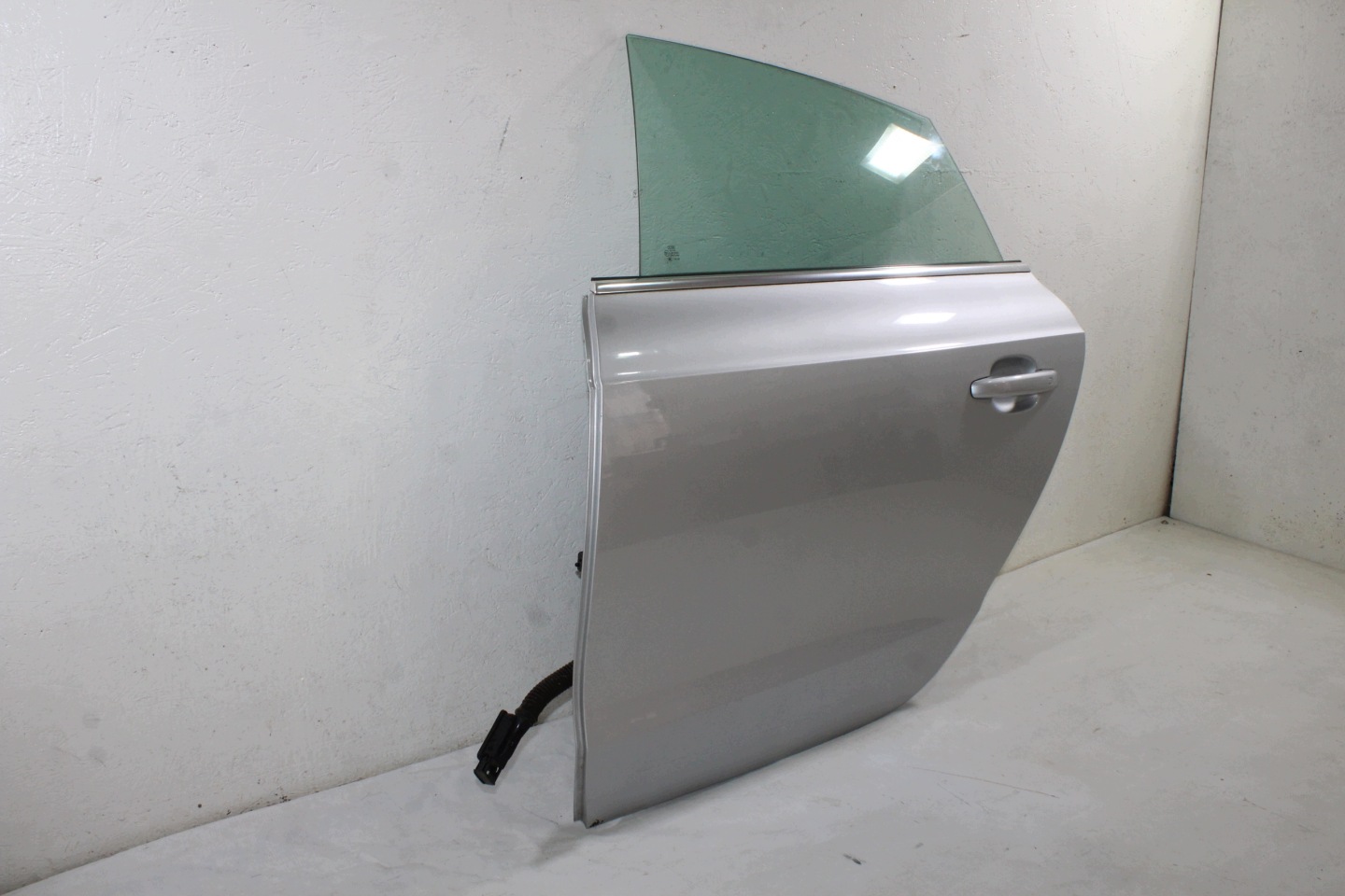Audi A5 8T Sportback door left rear part rear. LX7W