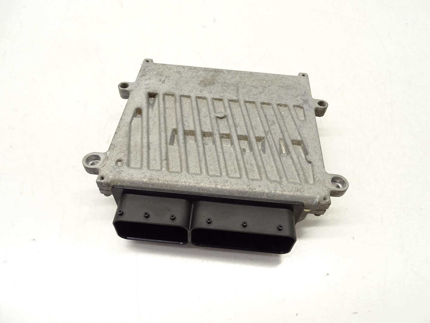 computer control unit of the engine JAGUAR XF 3.0 V6 9X23-14C568-DA