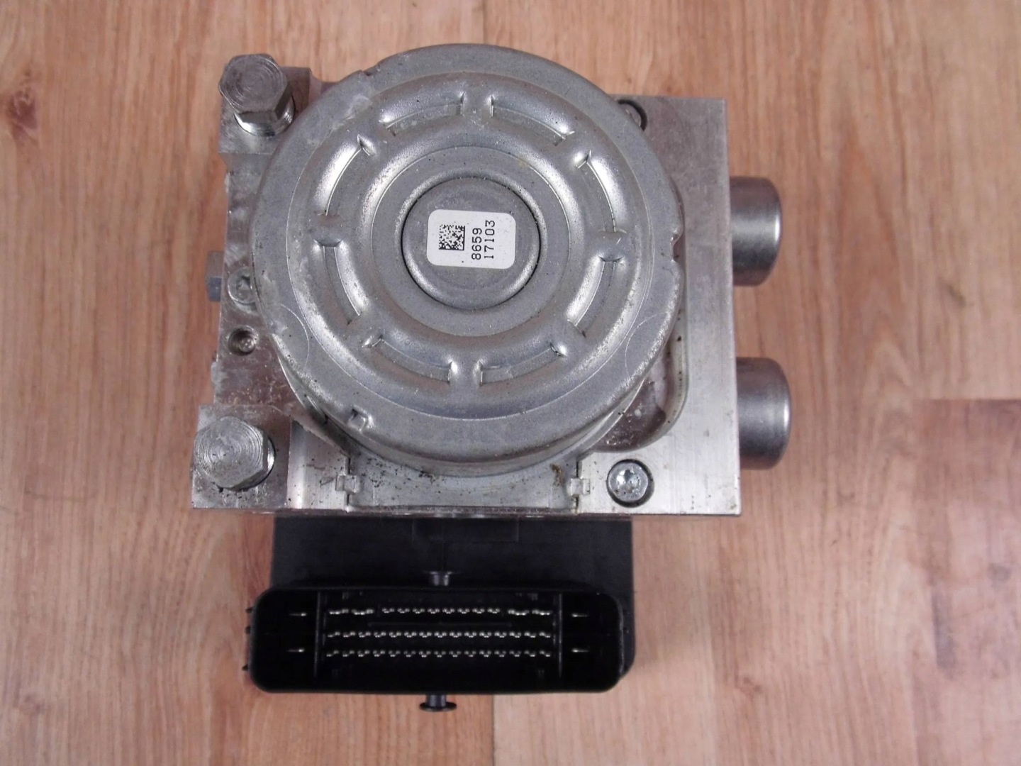 VOLKSWAGEN GOLF VIII POMPA ABS 5WA614517BF