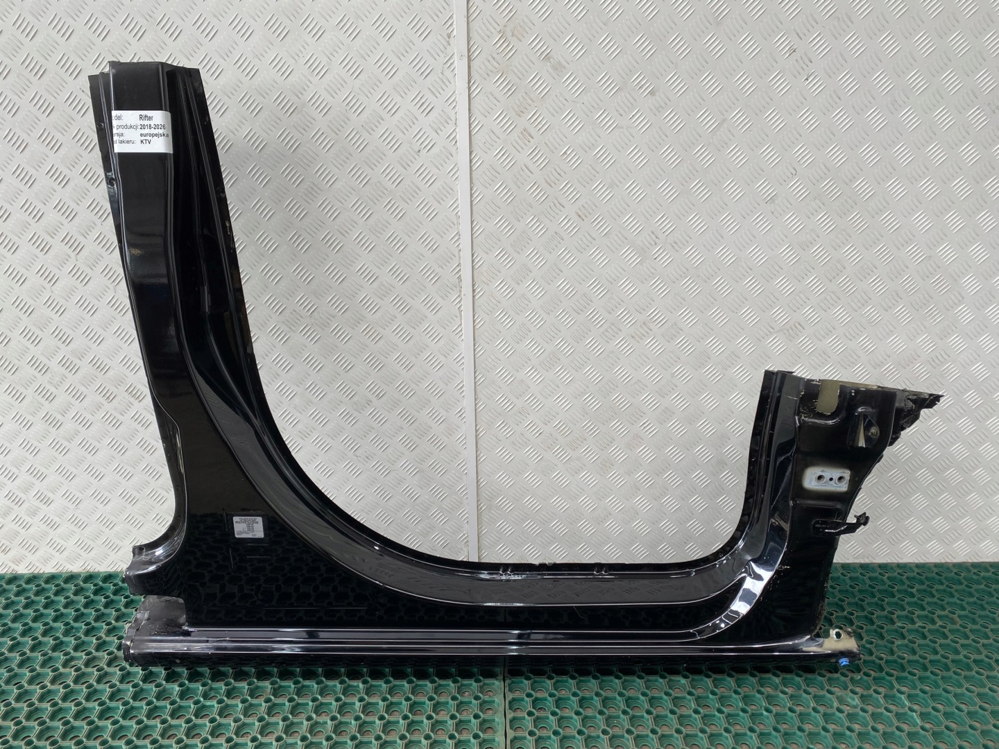 COMBO E RIFTER BERLINGO IV 18-26 threshold right pillar corner BOK colour KTV