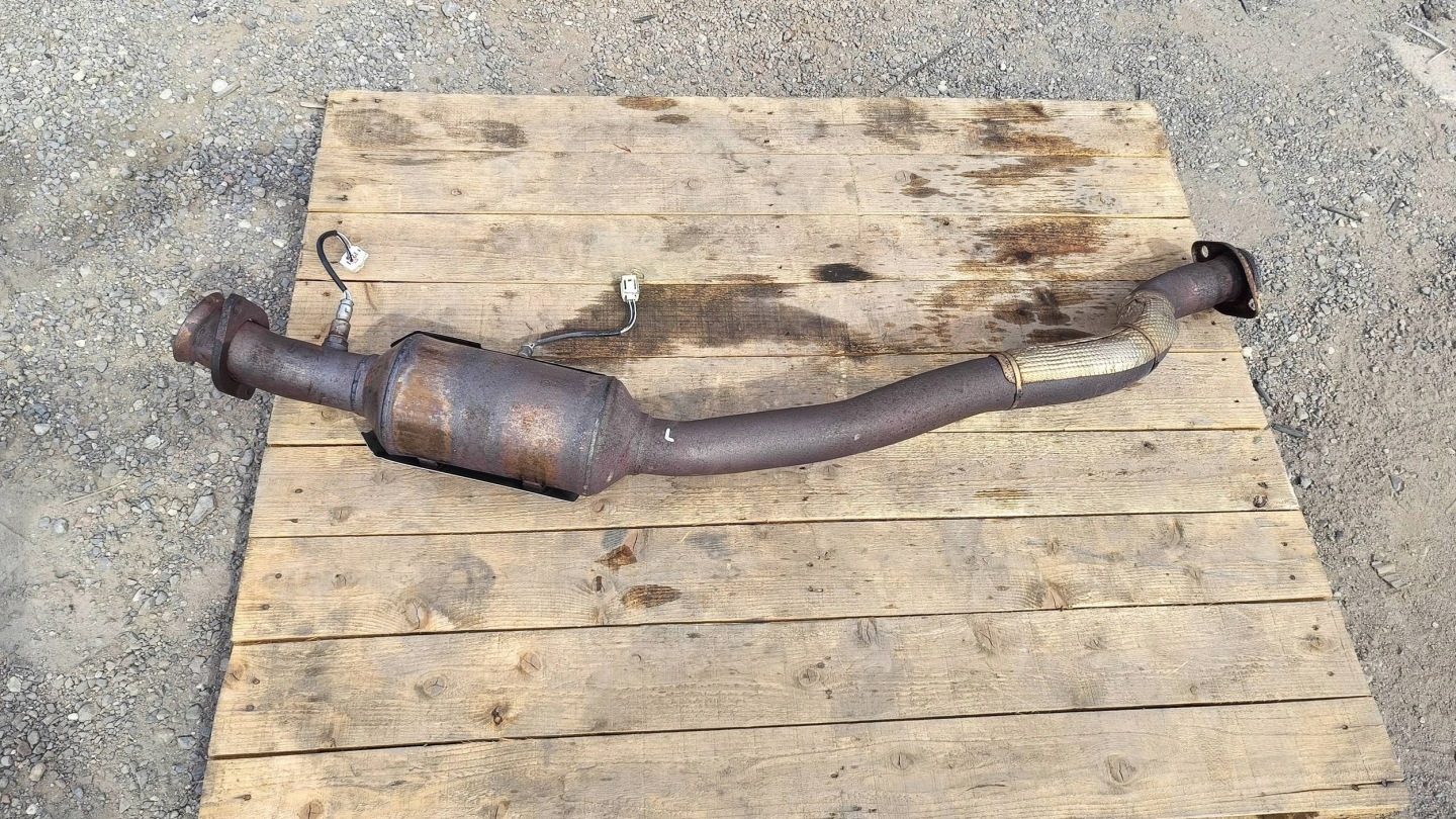 catalyst left exhaust pipe pipe exhaust Dodge Durango 5.7 Hemi 2014