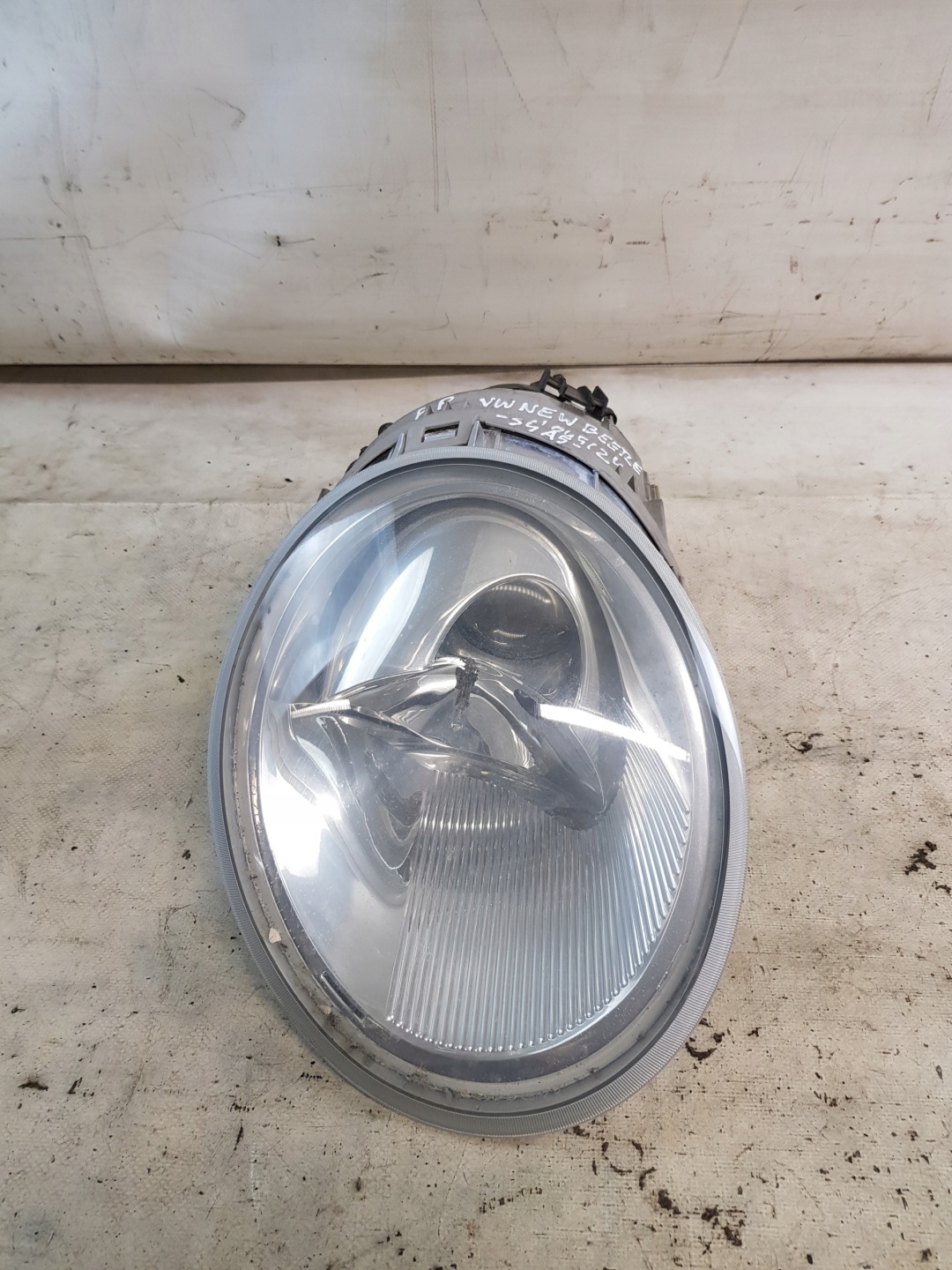 VW NEW BEETLE 98r. light right front 1C0941006 EU