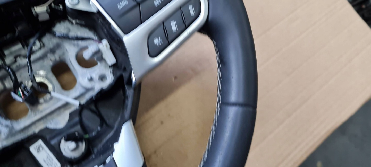 Chrysler Pacifica 2022 lenkrad Leder SKORZANA MULTIFUNKCJA 7GG901A3AA