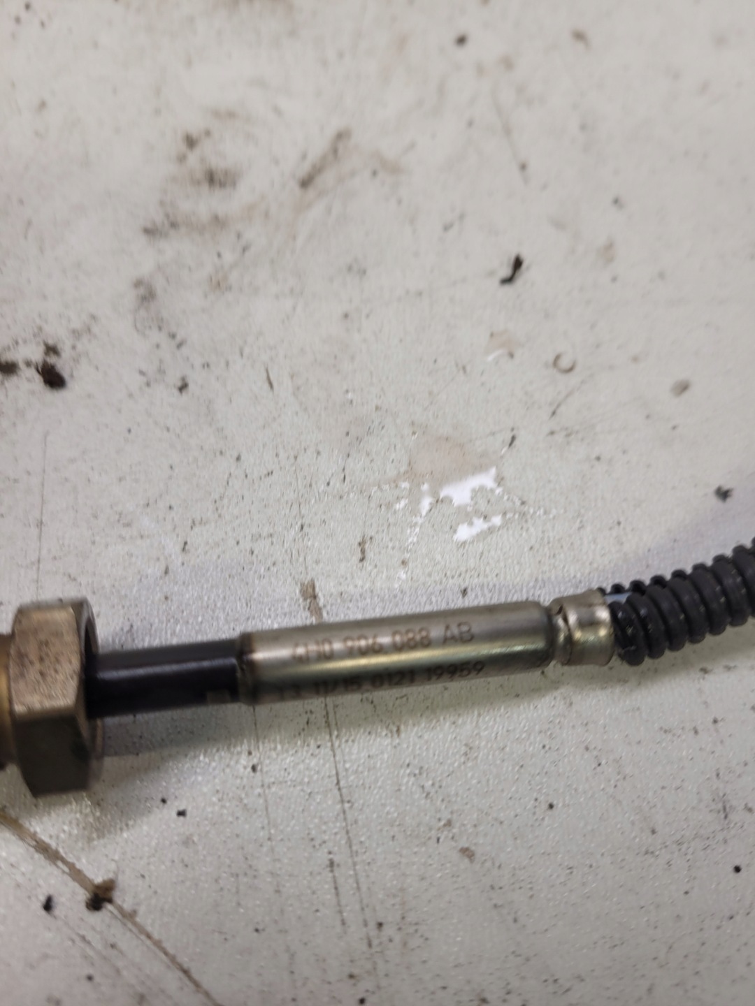 Sensor TEMPERATU Gase AUDI A6 A7 A8 4H0906088AB