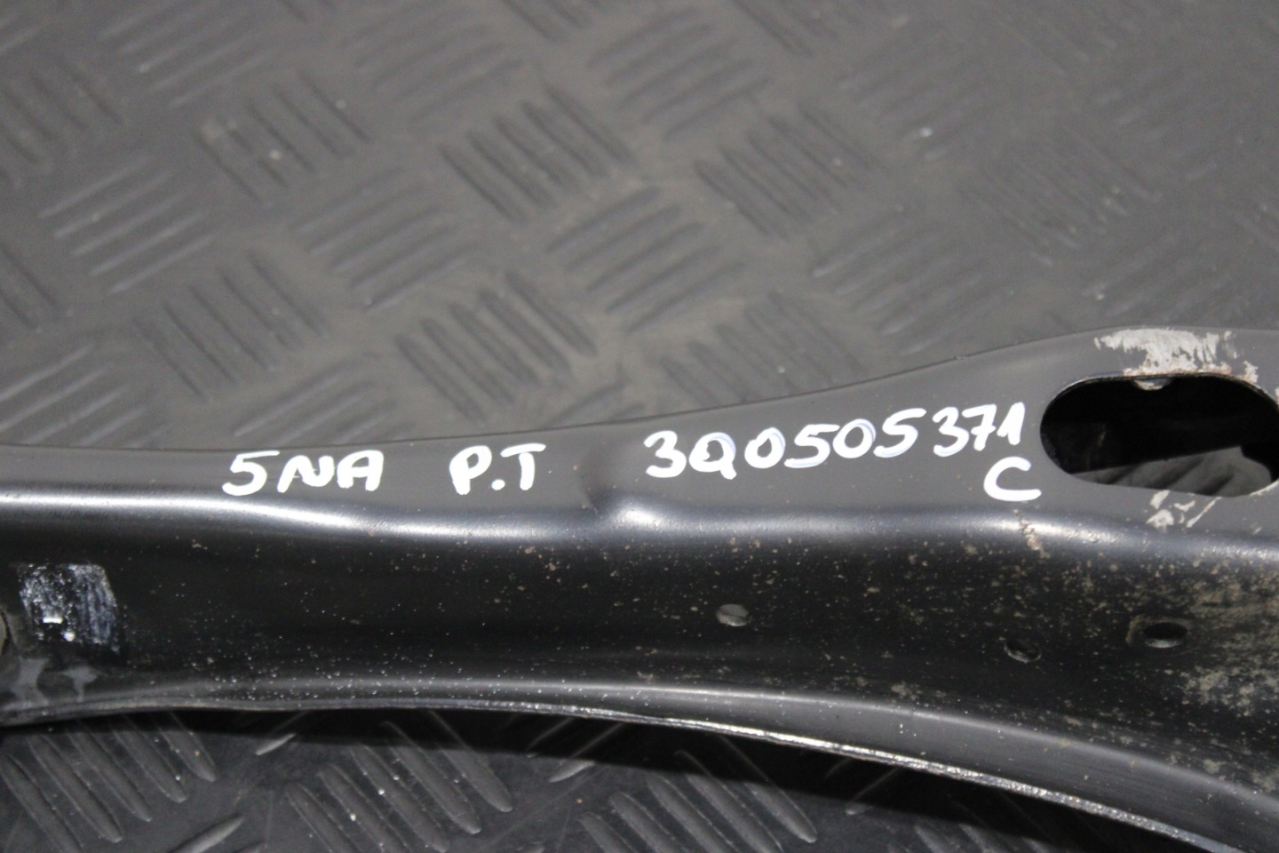 Querlenker rechts heck TIGUAN II 2 5NA 3Q0505371C