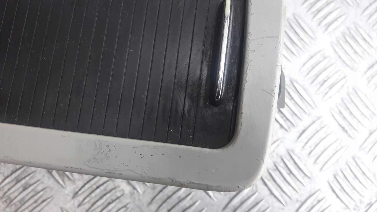 MERECDES W204 armrest SKORZANY passenger compartment