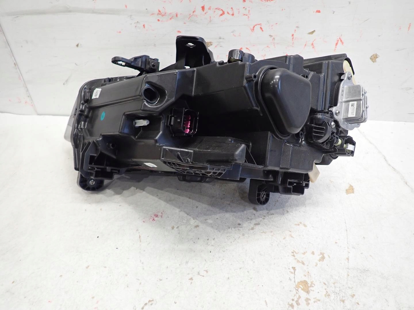 light front front right AUDI Q2 LIFT 2020- FULL LED 81A941012