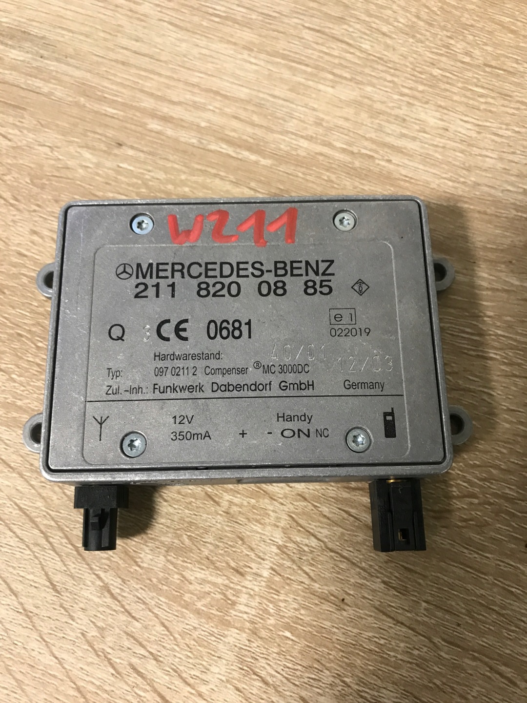amplifier ANTENY MERCEDES W211 2118200885