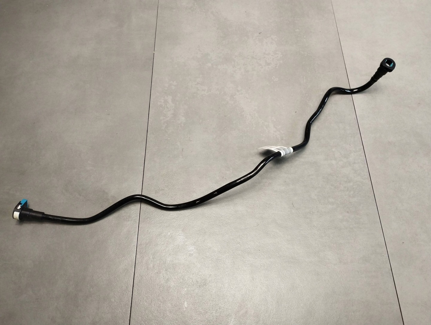 BMW 7 G11 750i fuel line 7356526