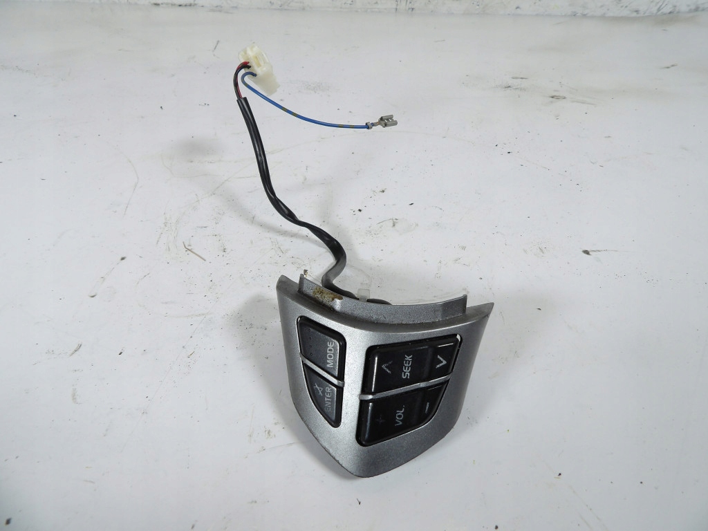 SUZUKI GRAND VITARA II Commandes W Volant F70CV225