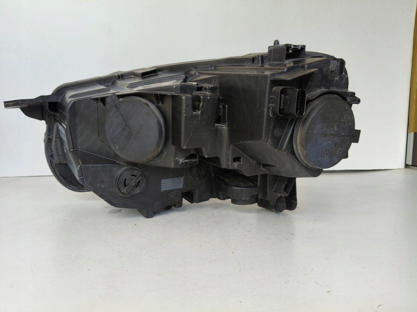 light right REFLEKTOR PEUGEOT PARTNER IV 18
