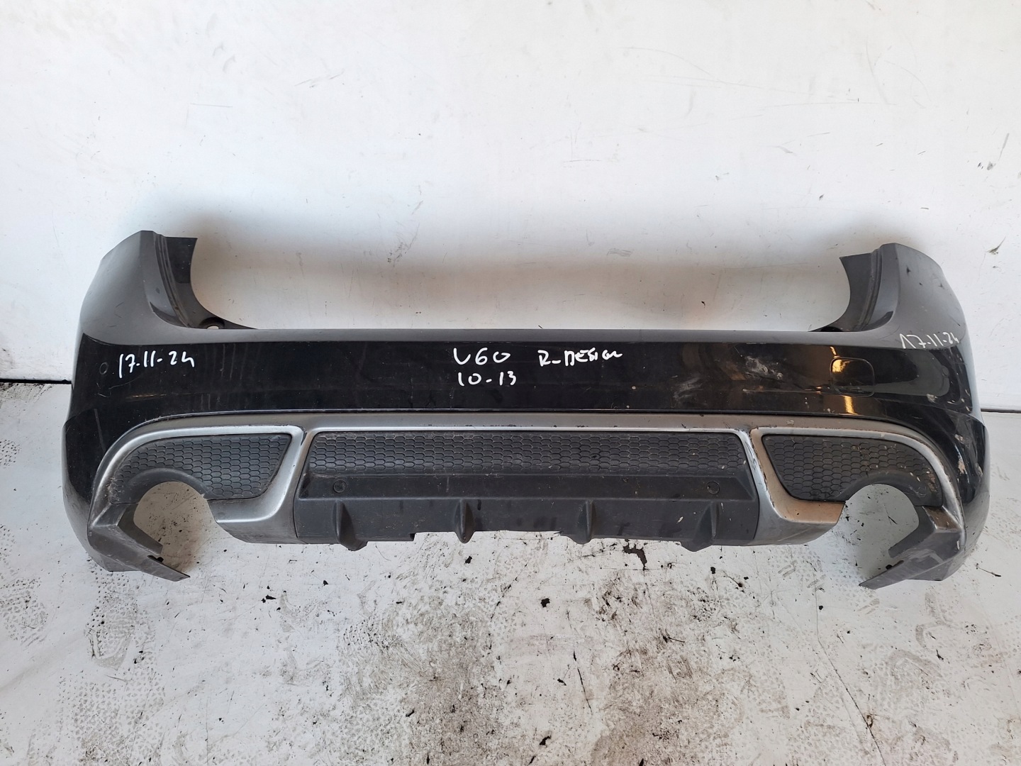VOLVO V60 II 10-13 bumper R-design + PDC