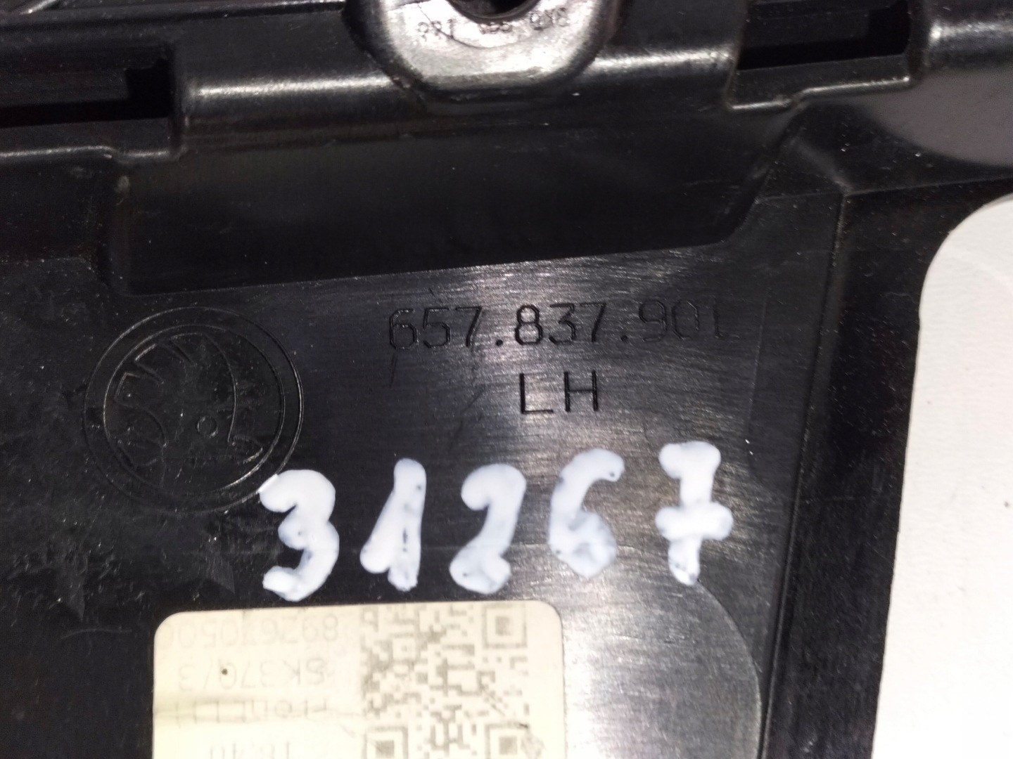 moulding cap door front left SKODA SCALA 19
