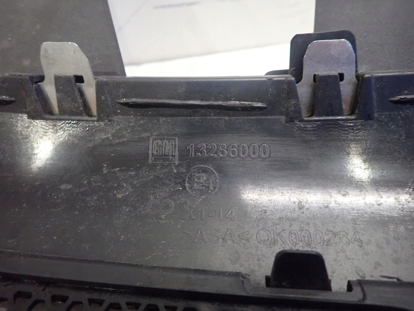 Grill OPEL CORSA D LIFT 2011-2014 13286000