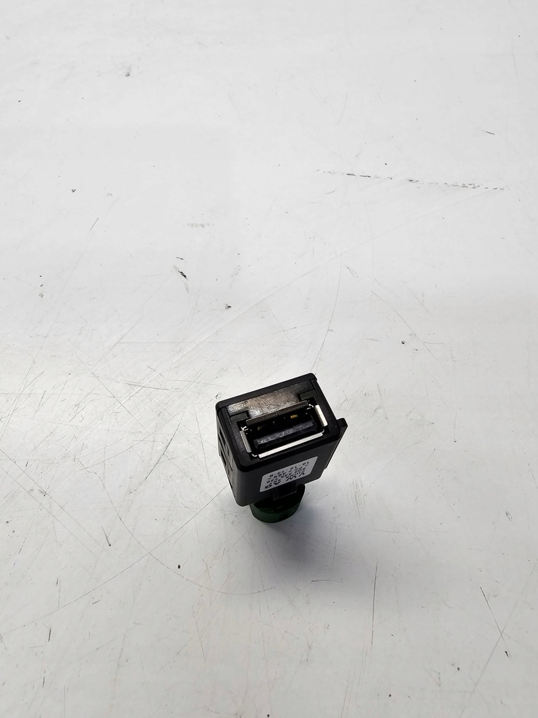 Adaptateur USB LADOWARKI AUDI A4 A5 Q3 Q5 5Q0035726