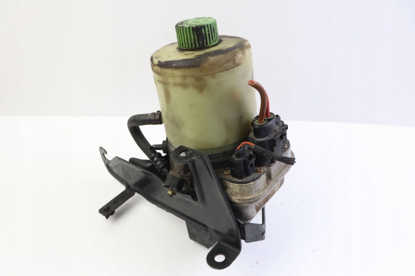AUDI A2 servo pump TRW 8Z0423156F 8Z1423051N
