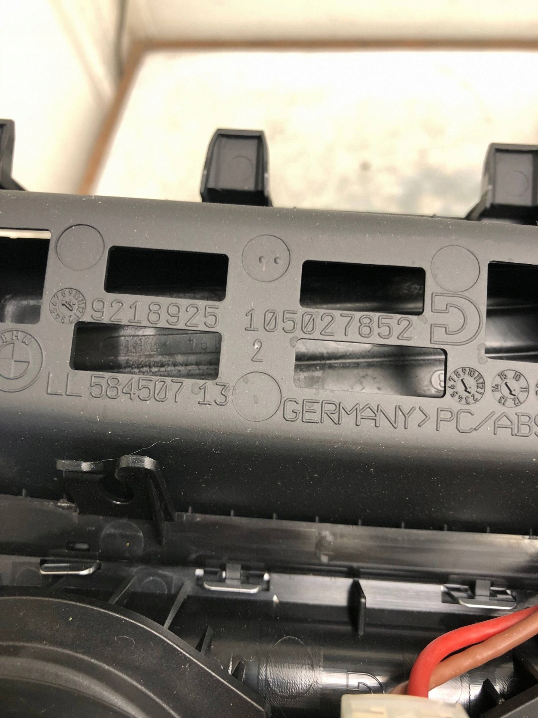 bracket for KUBKI TUNELU BMW F30 9218925