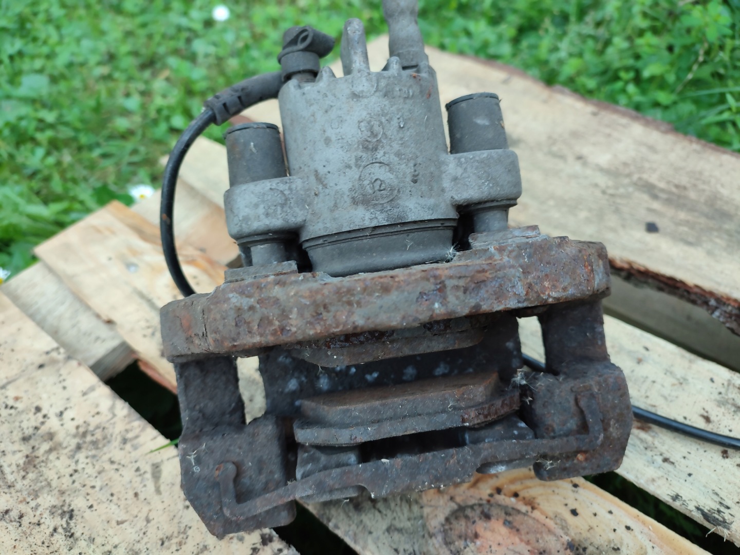 caliper right rear part BMW E60 2.0D 42/20