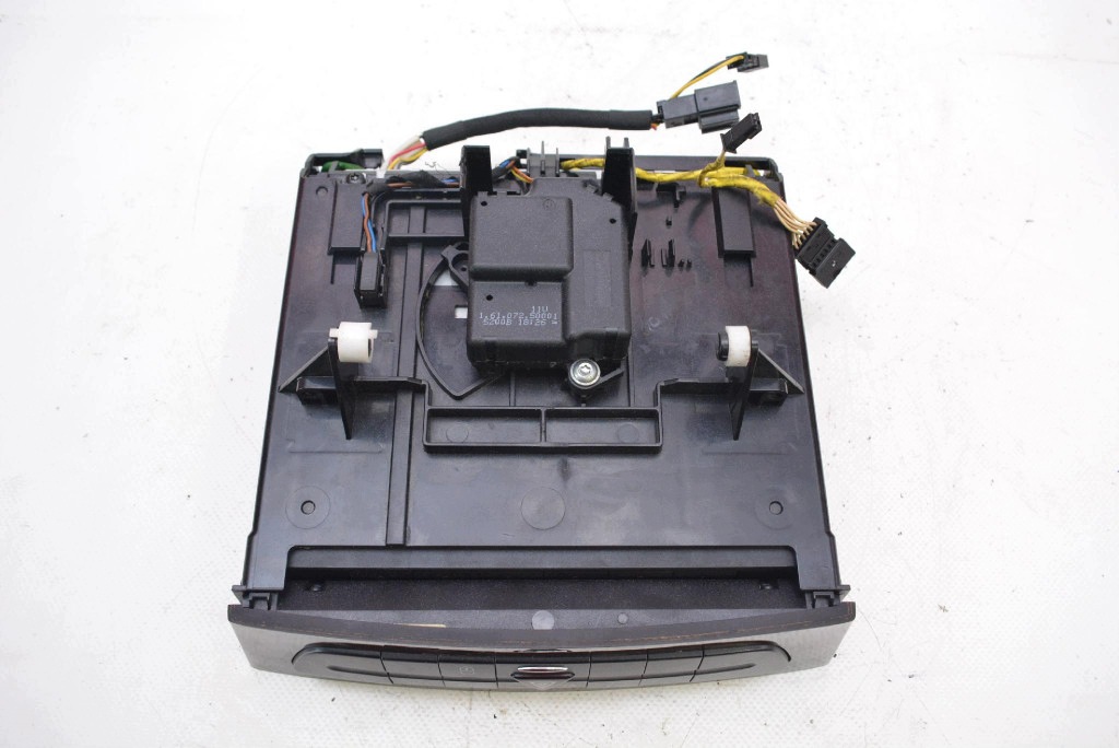 CARICATORE CD PLYT CD PANEL PRZYCISKOW A2116800552 MERCEDES CLS C219 04-08