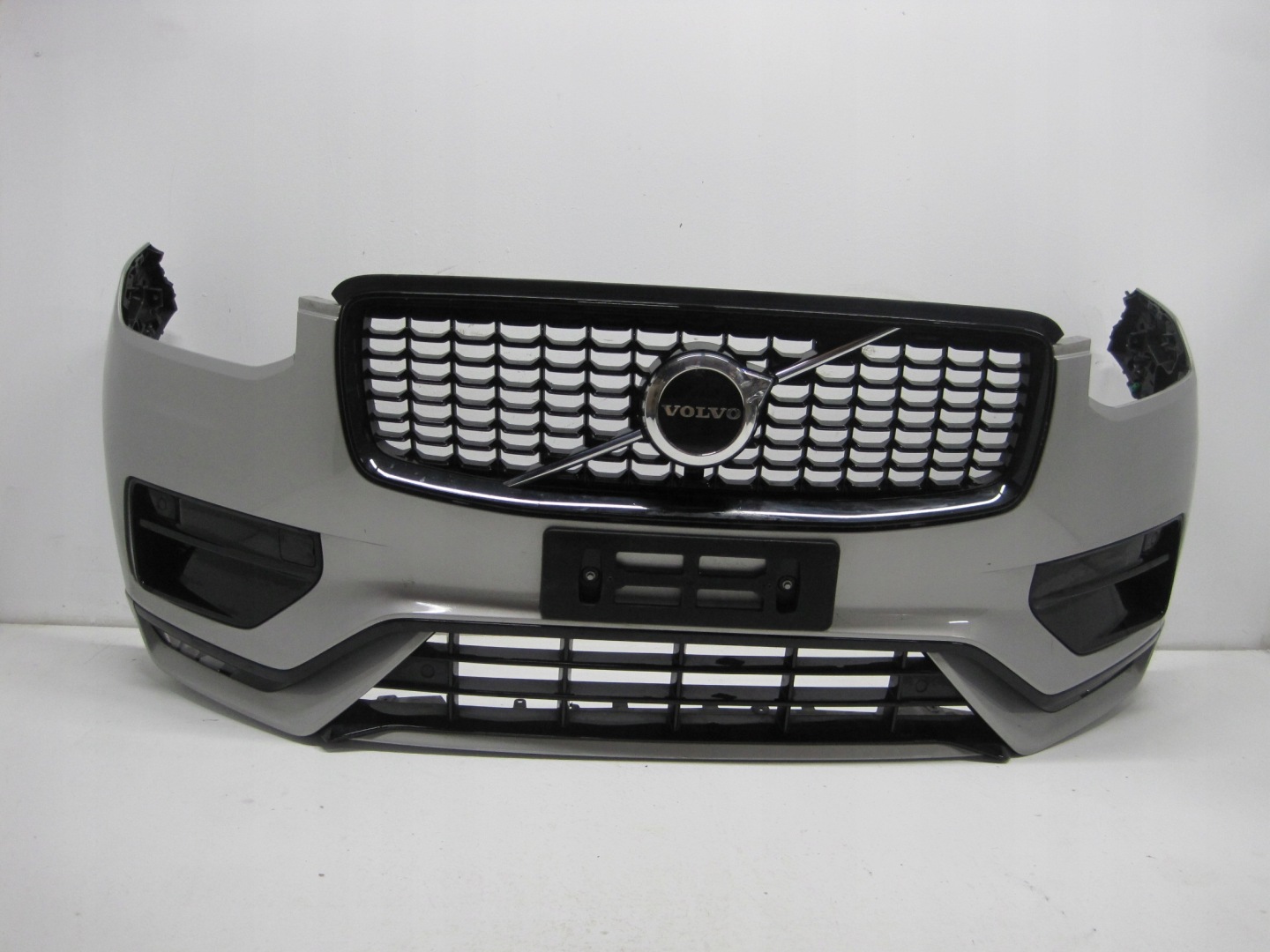 nárazník VOLVO XC60 II 4 PDC 22R předek přední