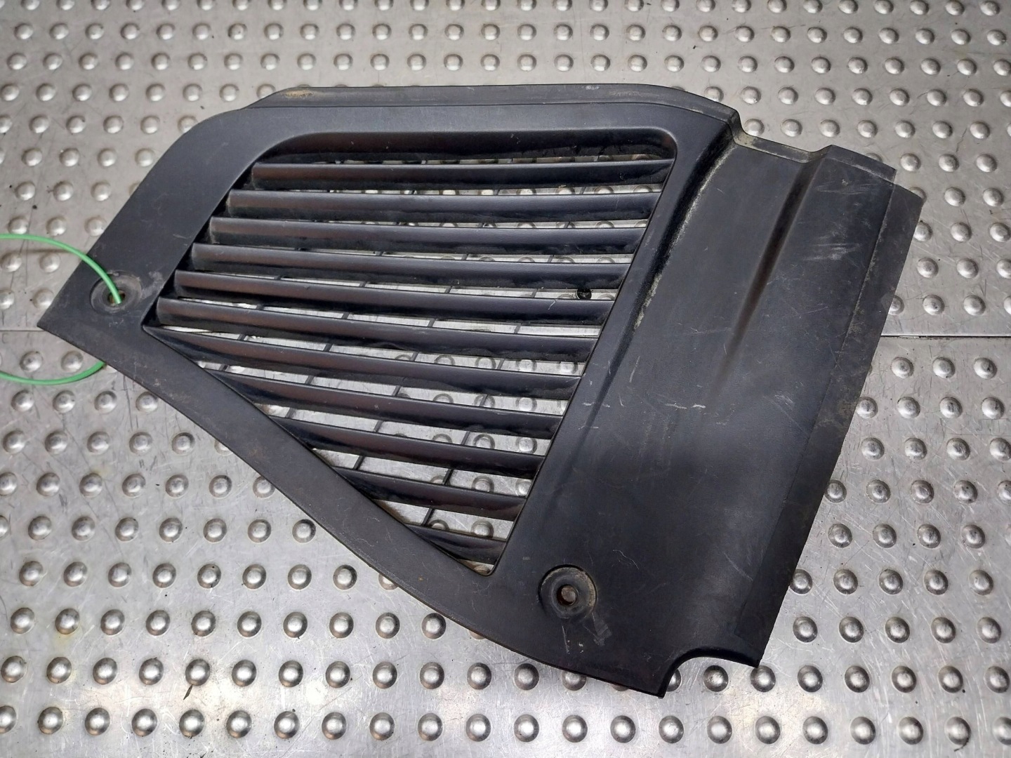 cover grid under the window left front 7L5819729B PORSCHE CAYENNE and