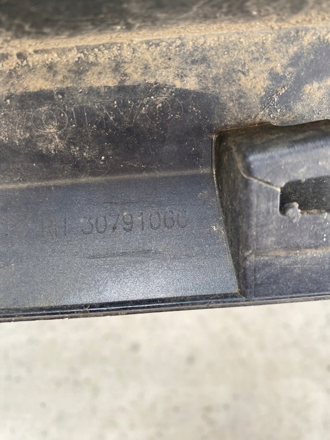 VOLVO V70 S80 06- moulding door right front 30791066
