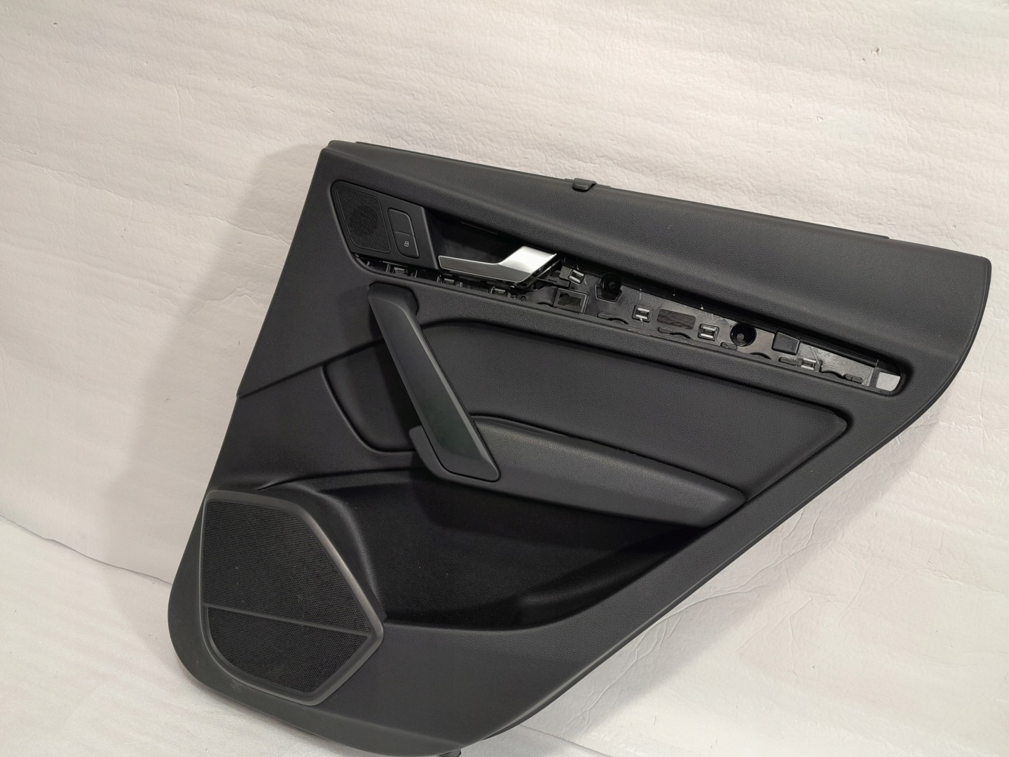 AUDI Q5 II 80A side door right rear part leather blinds 80A867488