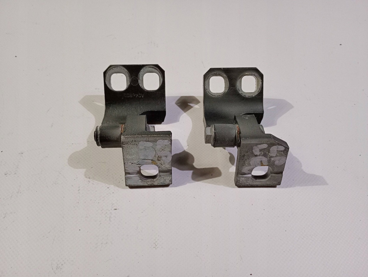hinge hinges door left front front left Maserati Levante 2017