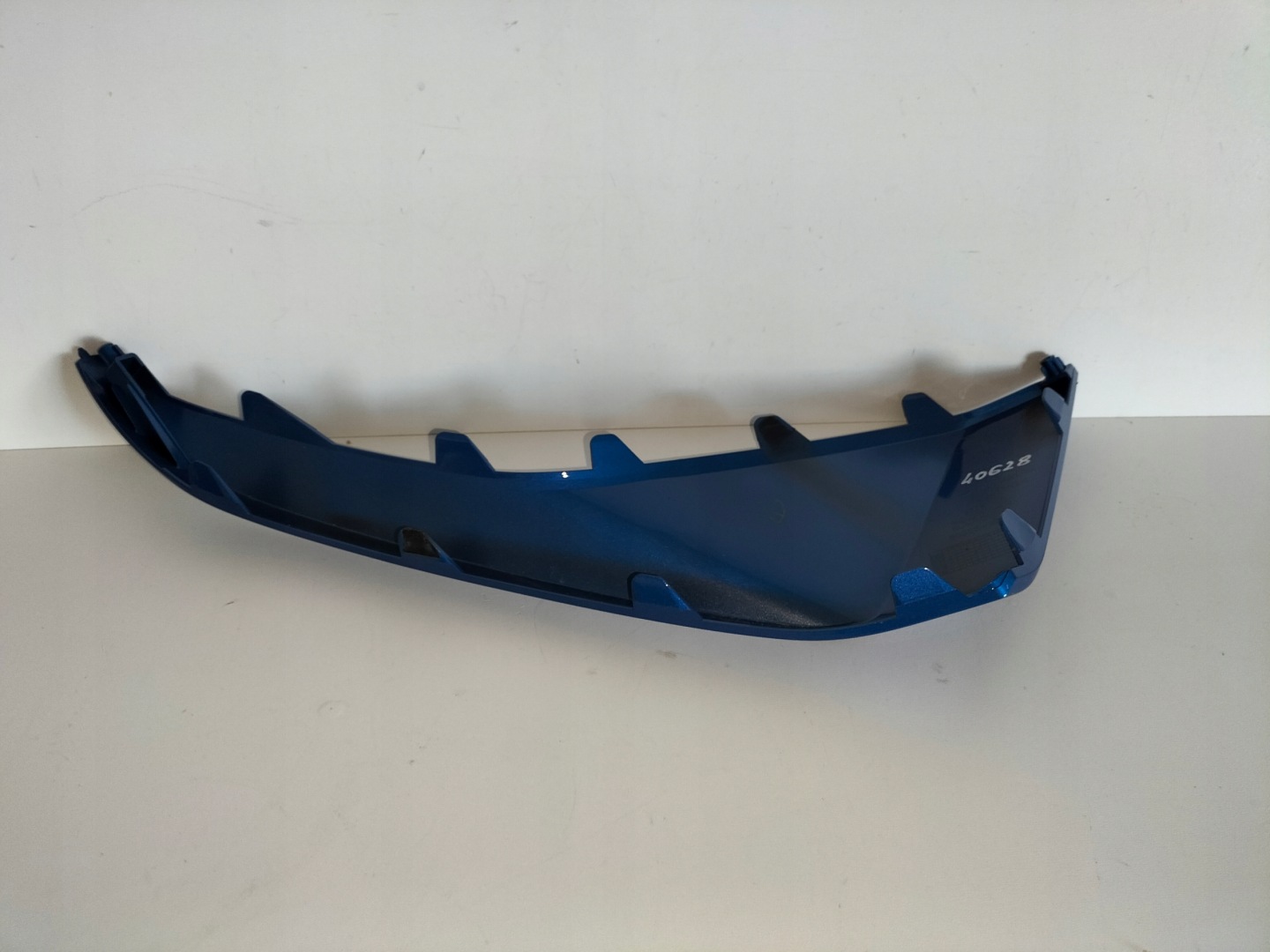 moulding cap of a bumper front left KIA EV4 25- GT-LINE