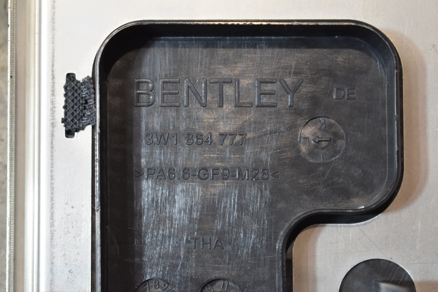 IDEALNA Blende Abdeckung PODSTOPNICA BENTLEY FLYING SPUR GT GTC 1