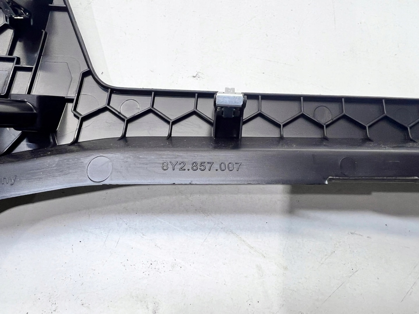RÁM obal přístrojovky AUDI A3 8Y 8Y2857007