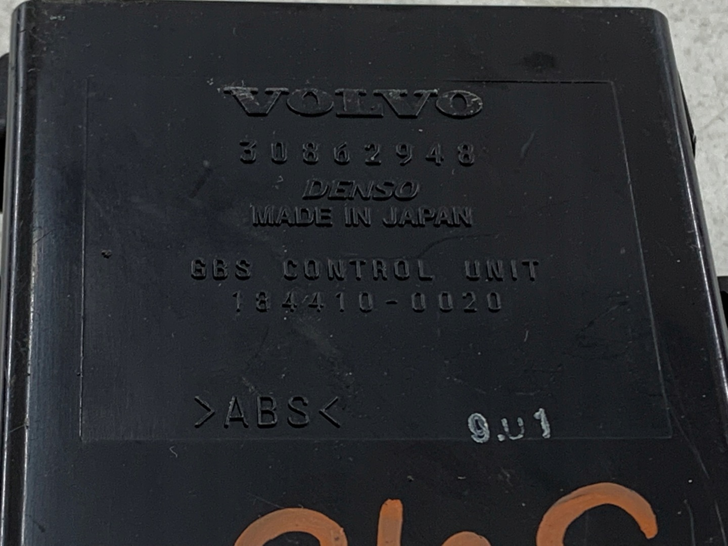 VOLVO V40 S40 and module alarm module control unit 30862948