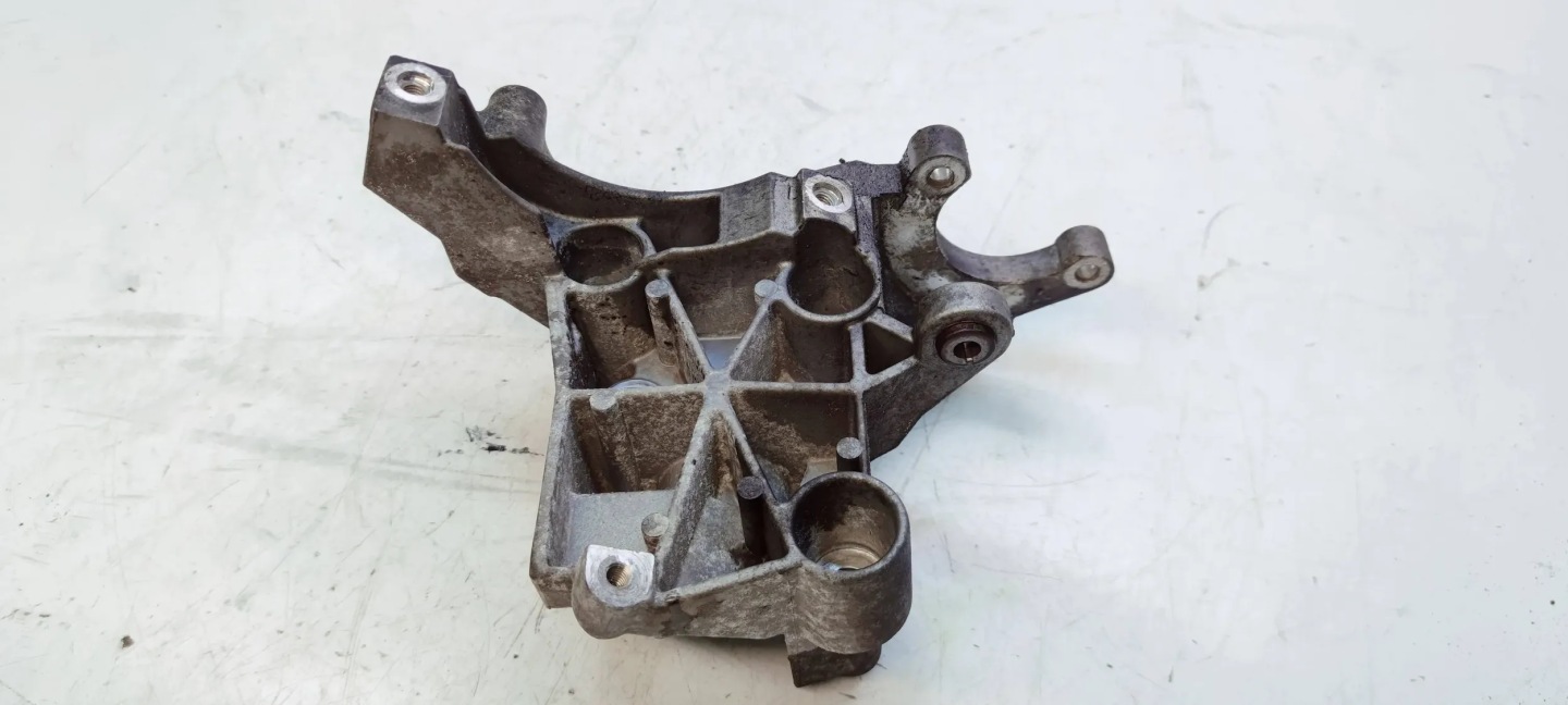 SUPPORT SUPPORT PLAQUE POMPY DIRECTION ASSISTÉE AUDI A6 C6 2.7 3.0 TDI 4F0145169AH