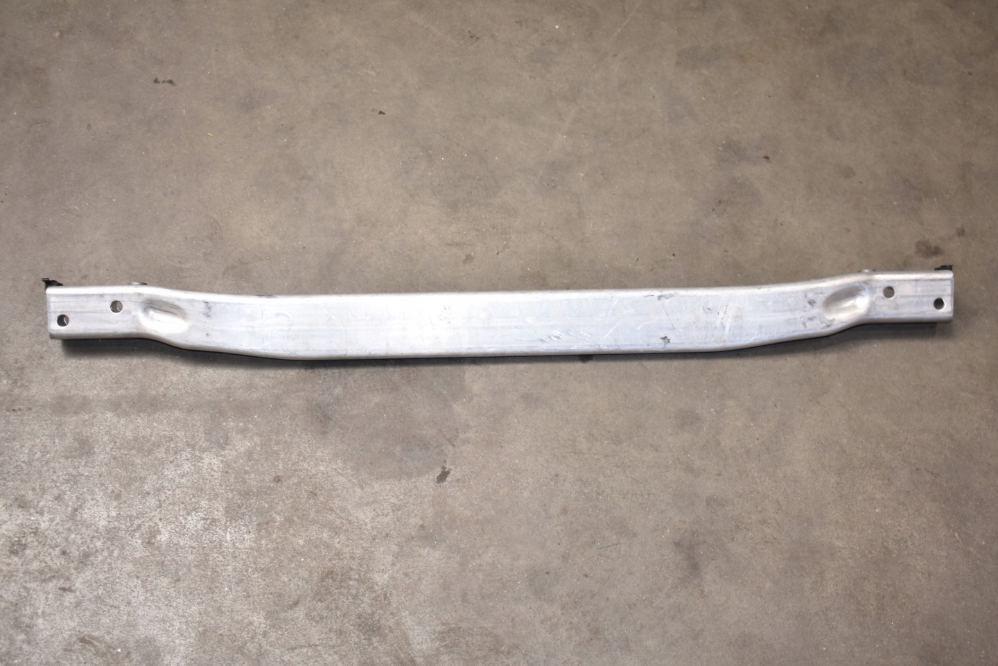 IDEALNA sider brace pillar AUDI Q8 Q7 1