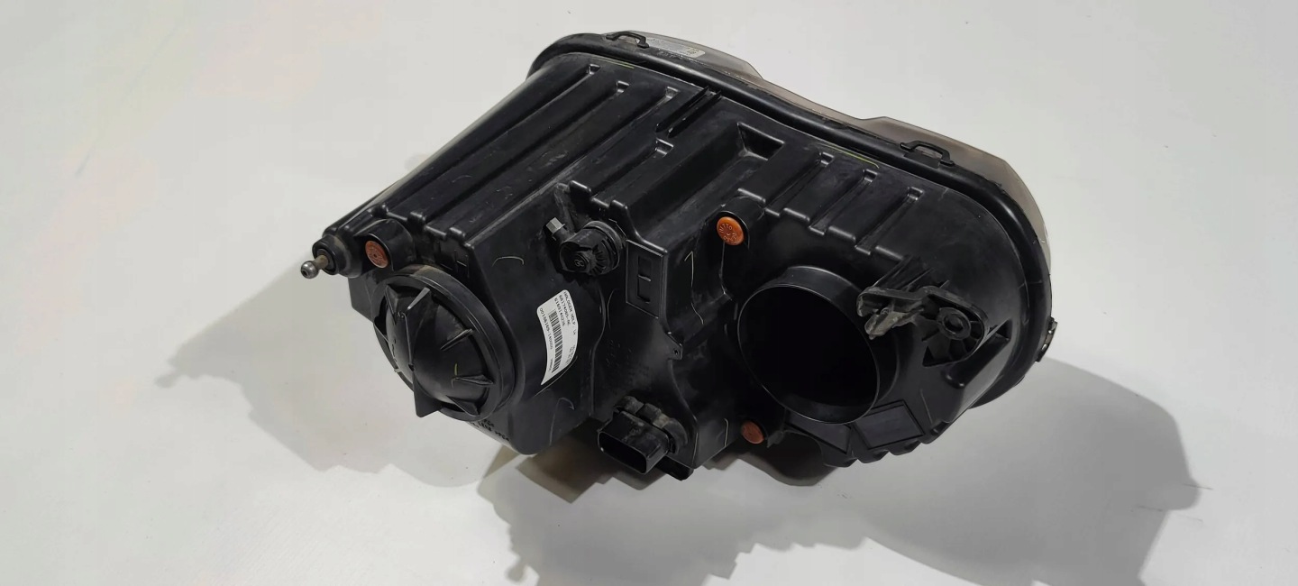 light front front left Dodge Challenger 2015