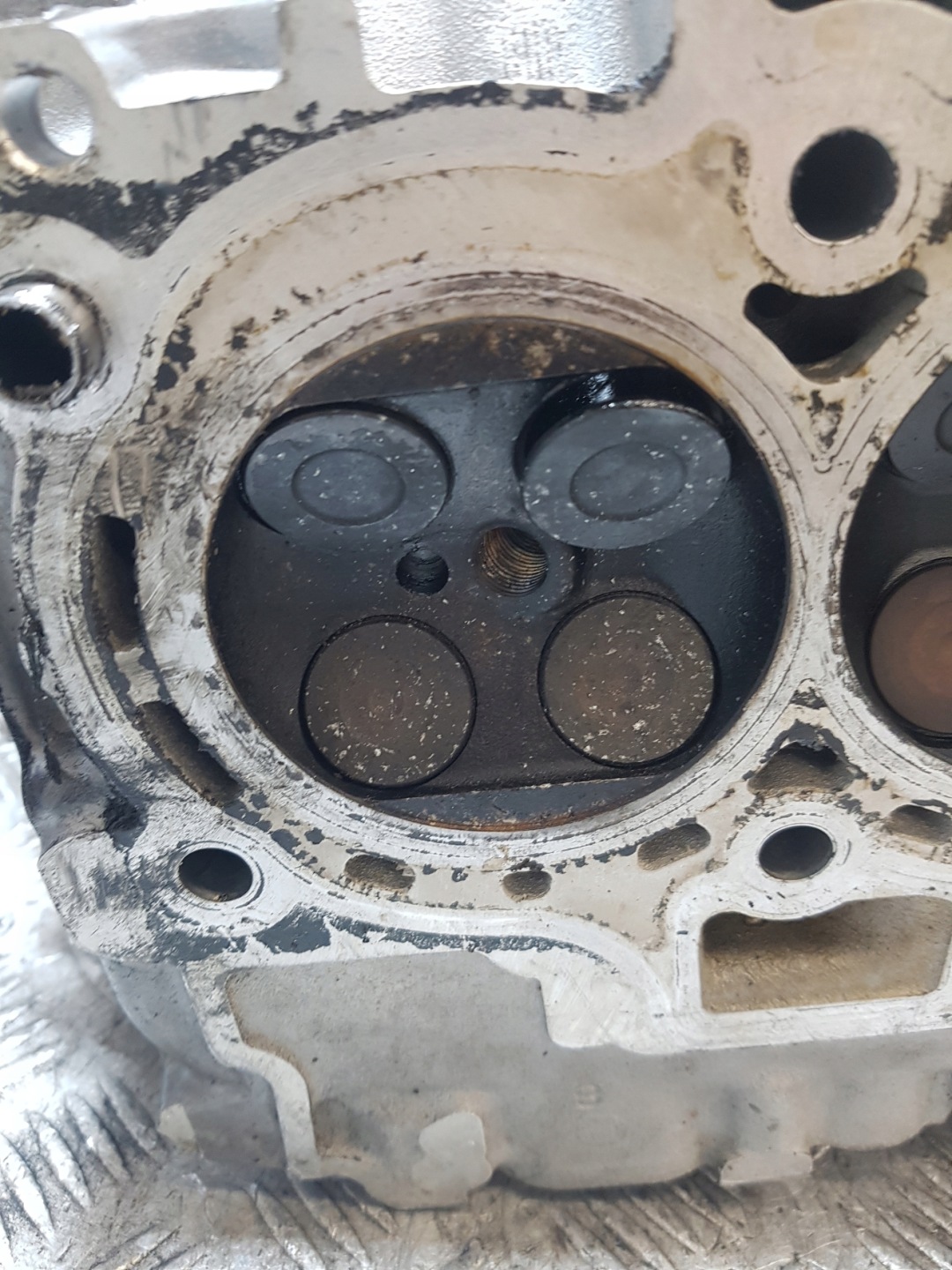 head. PEUGEOT 208 1.2 THP