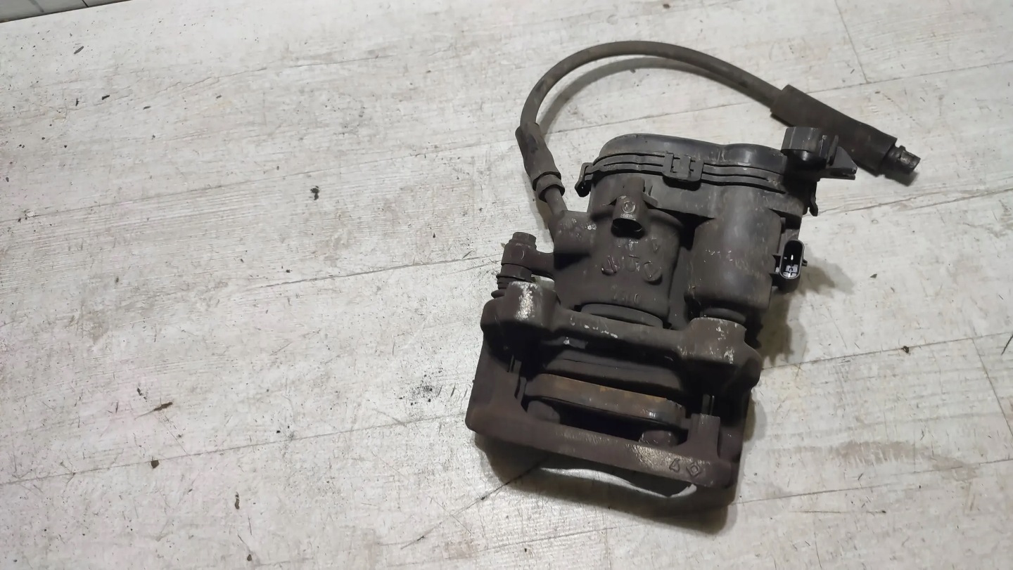 Mercedes-Benz A-classa W176 17r. 1.5cdi rear part side left caliper