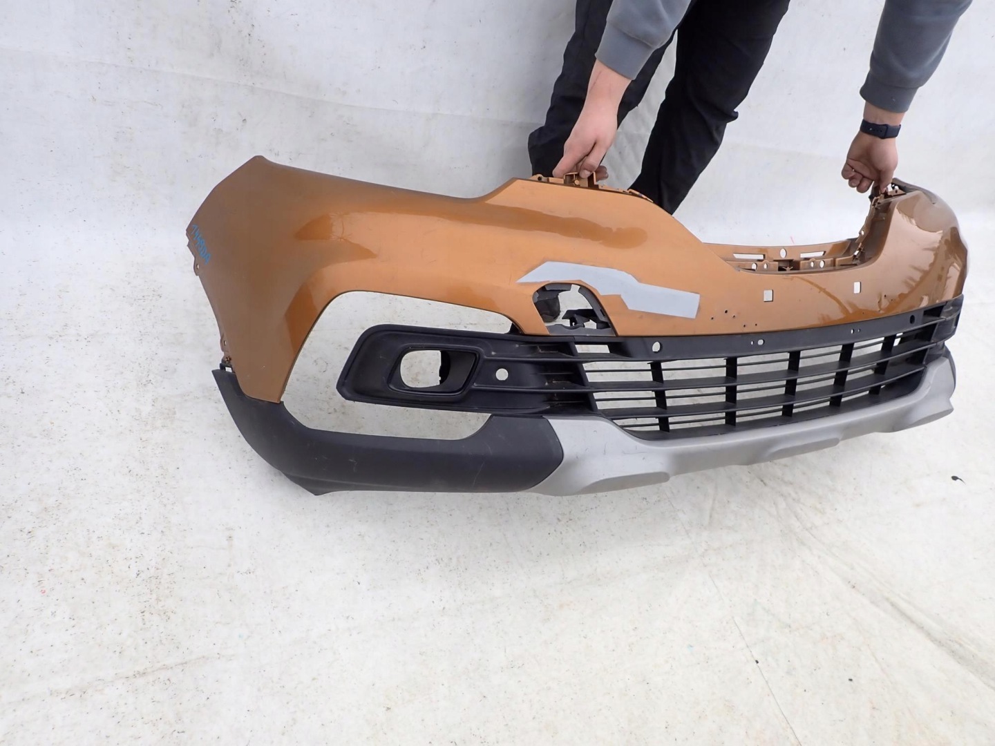 RENAULT CAPTUR and 1 LIFT 17-19 bumper front PDC