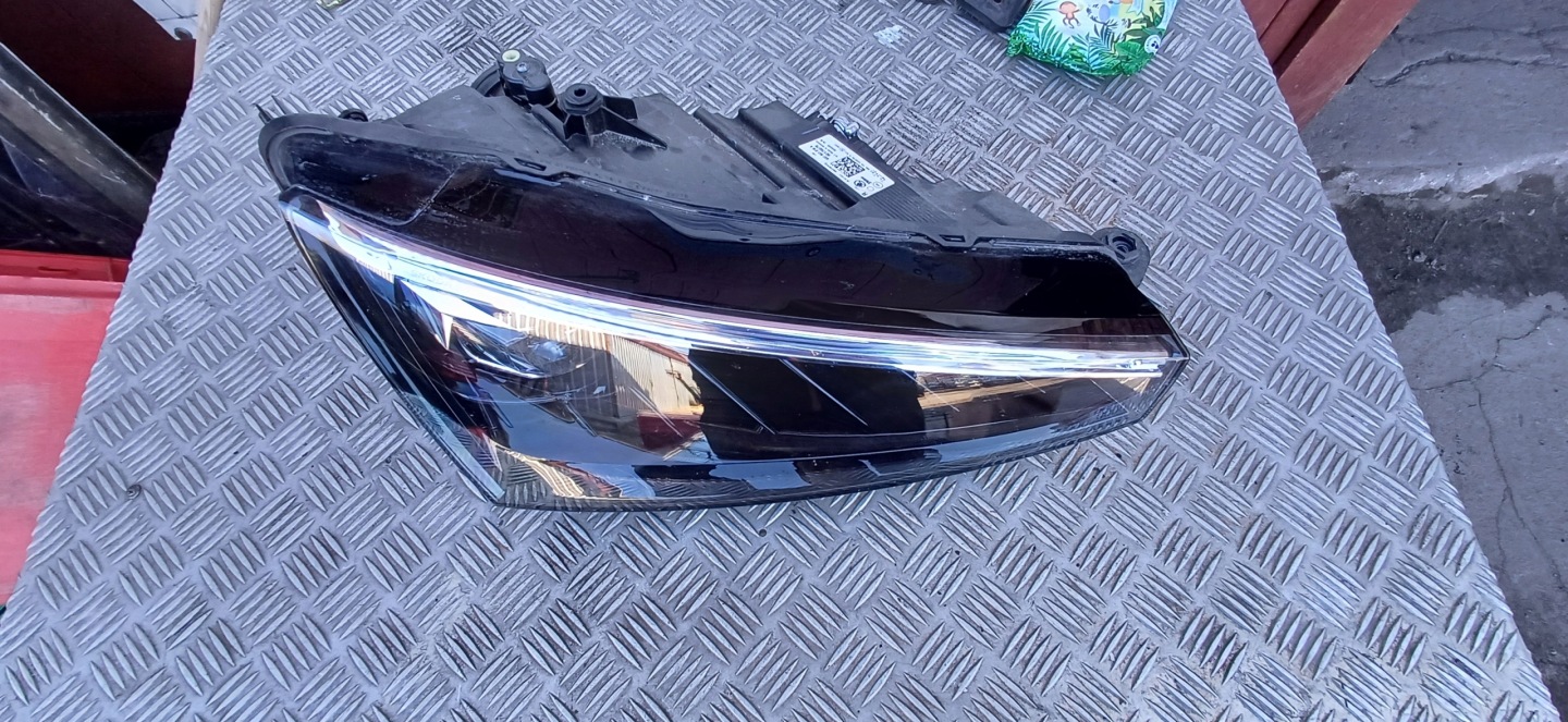 SKODA SCALA light right front 992941571ag LADNA CALA ( unprotected without MODULOW)
