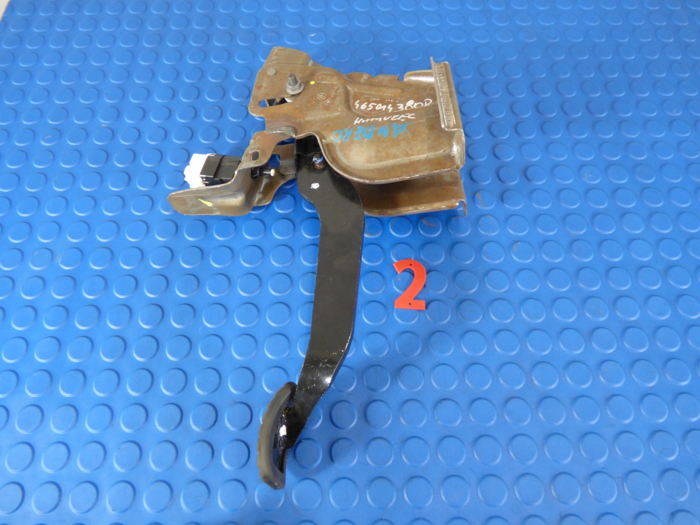 PEDAL BREMSE DER KUPPLUNG DACIA SANDERO II
